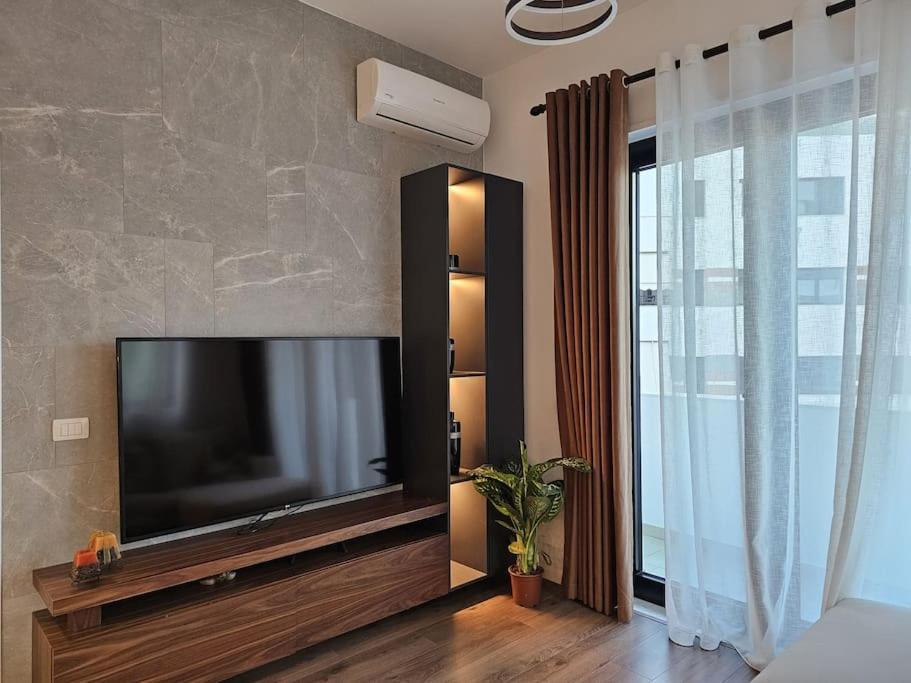 Ferienwohnung Deluxe Flat With Garden_Tirana Exterior foto