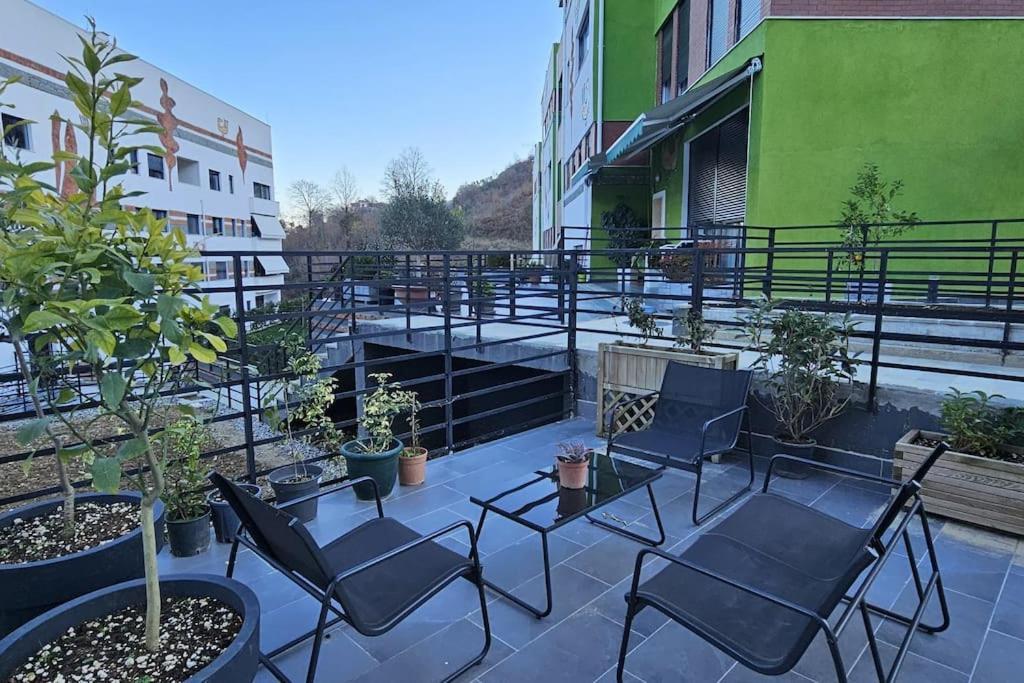 Ferienwohnung Deluxe Flat With Garden_Tirana Exterior foto